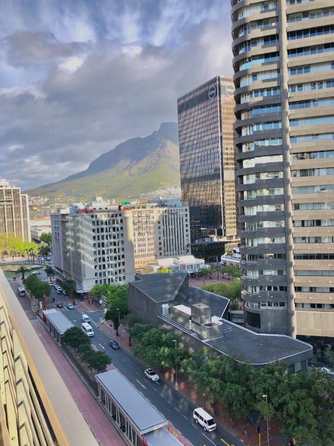 Icon Self Catering Apartment In Cape Town Near Waterfront And Cticc ภายนอก รูปภาพ
