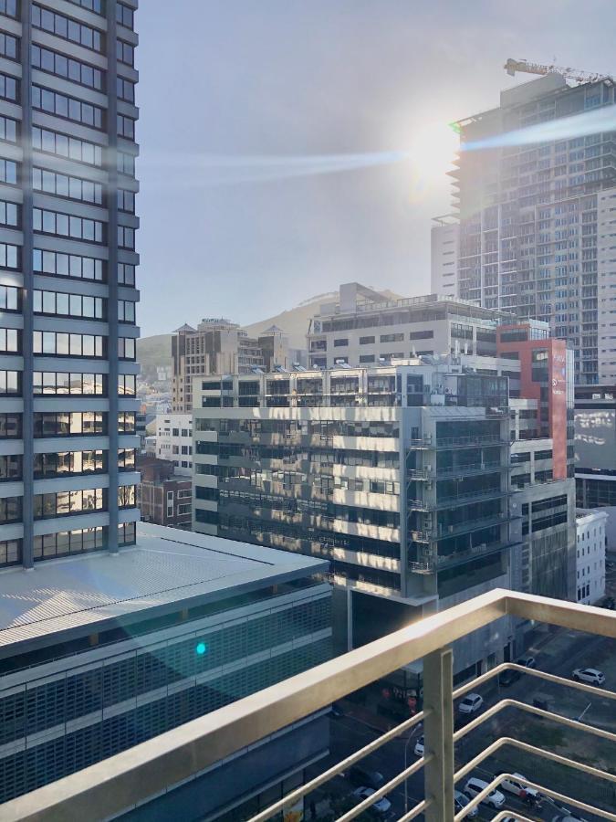 Icon Self Catering Apartment In Cape Town Near Waterfront And Cticc ภายนอก รูปภาพ