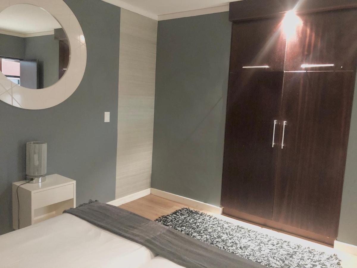 Icon Self Catering Apartment In Cape Town Near Waterfront And Cticc ภายนอก รูปภาพ