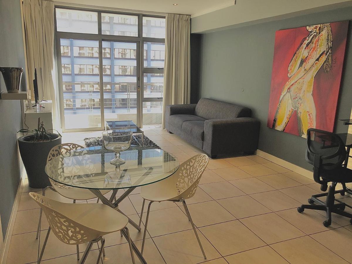 Icon Self Catering Apartment In Cape Town Near Waterfront And Cticc ภายนอก รูปภาพ