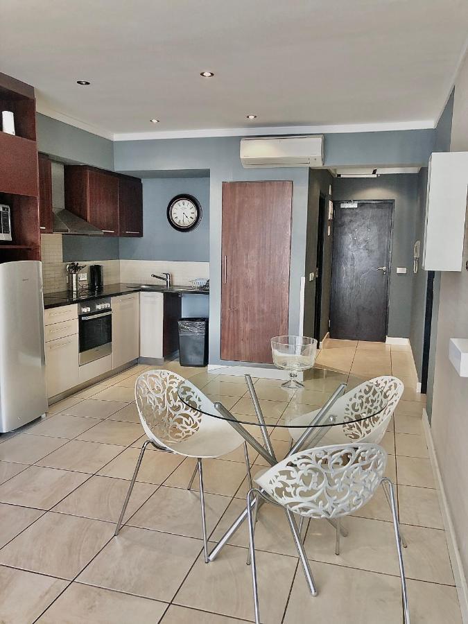 Icon Self Catering Apartment In Cape Town Near Waterfront And Cticc ภายนอก รูปภาพ